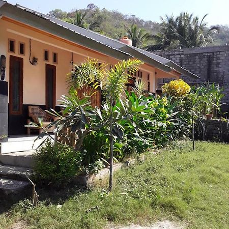 Telage Indah Homestay Kuta  Exteriör bild