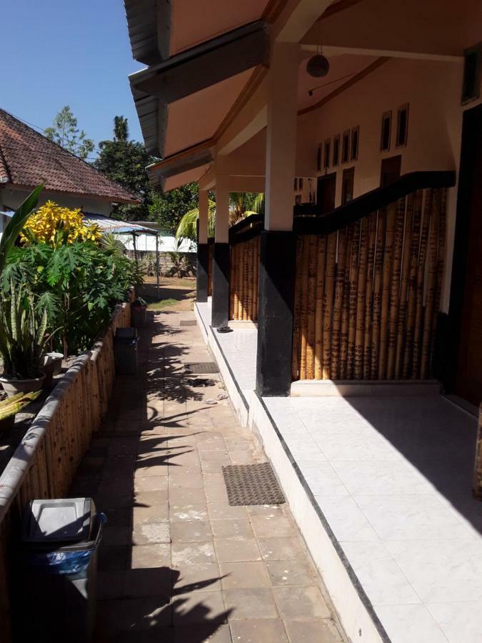 Telage Indah Homestay Kuta  Exteriör bild